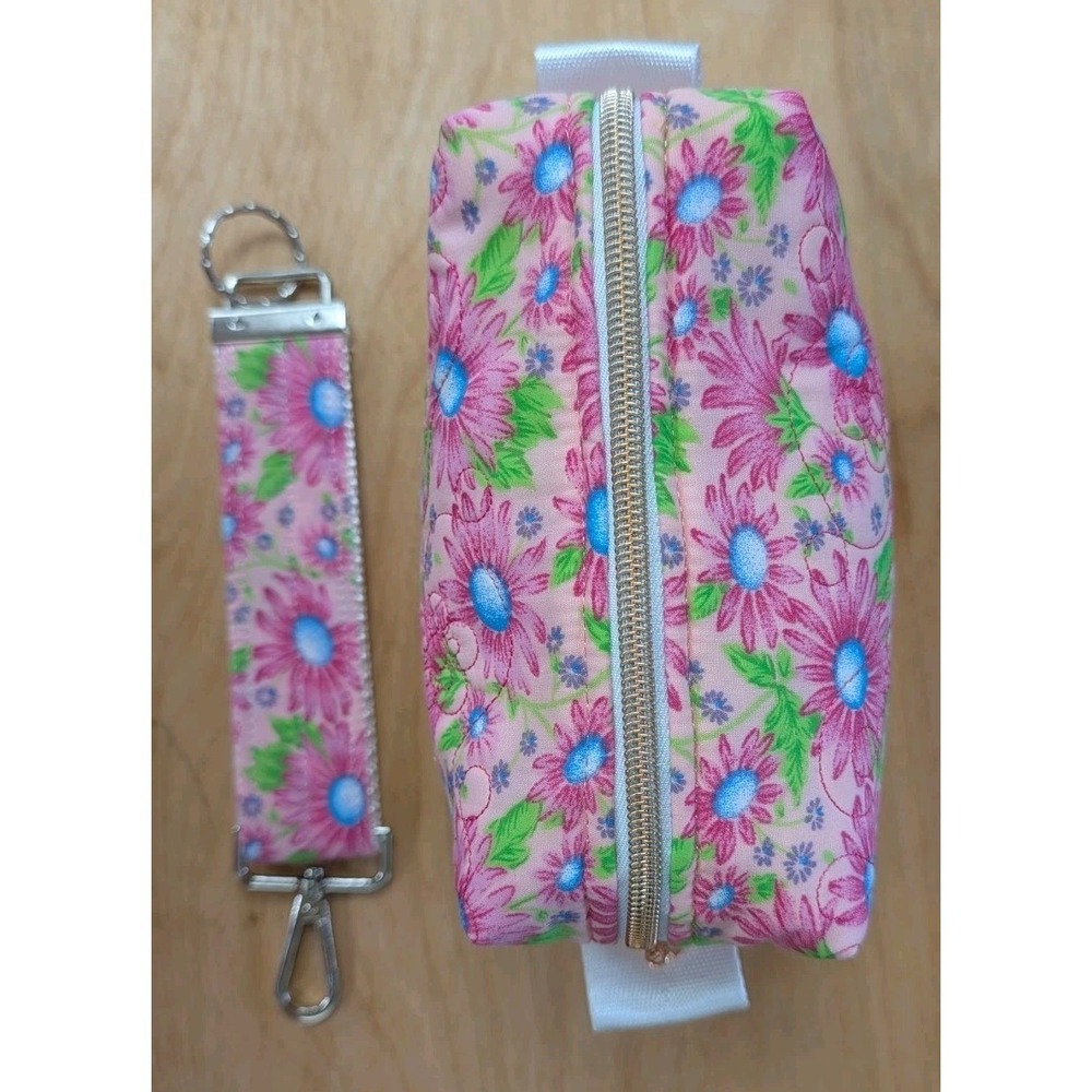 Embroidered MAKEUP Cosmetic Toiletries Pink Aster + Matching Key Fob SET - Picture 6 of 11